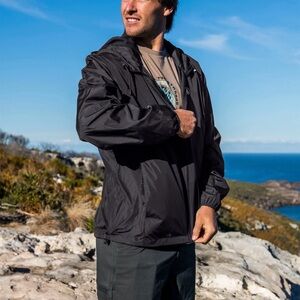 Volcom WAVERN JACKET Men's Black Windbreaker Jacket Sz Medium Water Resistant